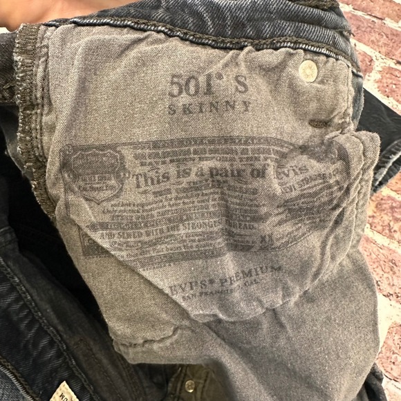 Levis Levi's 501 Skinny Dark Indigo Wash 24 Y2K Grunge Model Off Duty, Grunge - Picture 11 of 16